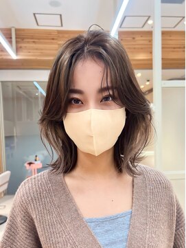 アフロートリノ(AFLOAT Leino) 小顔ヘルシーレイヤースタイル透明感カラー【修】20代30代40代