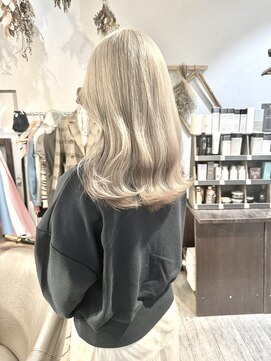 ヘアーアンドアトリエ マール(Hair&Atelier Marl) 【Marl】ミルクティーベージュカラー×波巻き