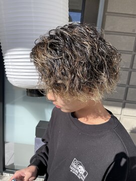 段 夏にはロン毛にパーマでしょ！