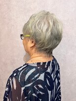 ウィスプ 赤羽店(wisp)&nbsp;大人のエイジングケア 白髪を生かしたショートヘア#1