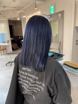 キャンバス バイ ネオリーブ 横浜西口(Canvas by neo.) ブリーチ ネイビーブルー ミディアム 切りっぱなし