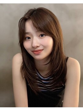 メゾンドムニ 恵比寿(Maison de MUNi) グレージュアッシュグレージュショートカットミニウルフ