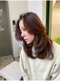 セミディ×艶髪！ヘルシーレイヤーカットが似合う大人ヘア