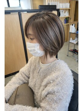 ハイク(HYKE) 大人グレージュの丸みショートボブ