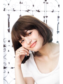 メルクマール(MERKMAL) シネマティックな大人フレンチボブ。