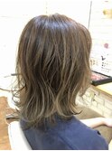 おしゃれ心を満たすハネ感バレイヤージュボブ