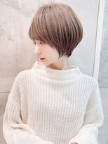 アンド ストーリーズ(&STORIES) 前髪厚めバングショートボブパーマアッシュブラウン外ハネボブ