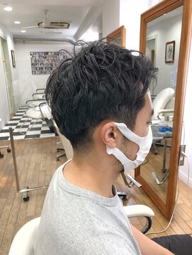 ヘッズ 本八幡店(HEADS) MEN'S HAIR  センターパート　ツイストスパイラル　コンマヘア