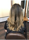 **アッシュブロンドハイライトバレイヤージュ**