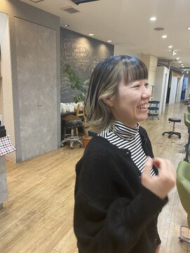 ブロッサム 東中野店 20代30代40代大人インナーカラー耳掛け切りっぱなし大人ボブ