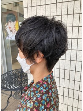 スタジオ アルファプラス 日暮里店(studio α+) ステップボーンカットカットボブショートハイライト白髪ぼかし