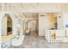 アグ ヘアー テラス沖縄店(Agu hair terrace)の雰囲気（琉球モダンなオシャレ＋安らぎの空間）