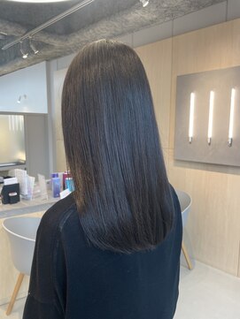 シダ(sida SAIIN) 20代30代ガレージュロングナチュラル