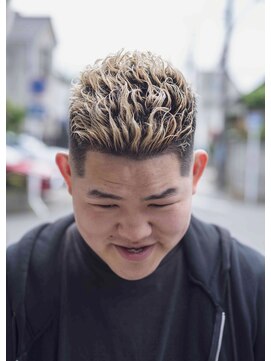 バーバーアカイ(BARBER AKAI) 極道パーマ風　ブリーチスキンフェード