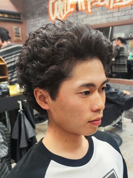 スリーセント 栄(3/cent) 仏陀パーマ/ブッダパーマ/フェードカット