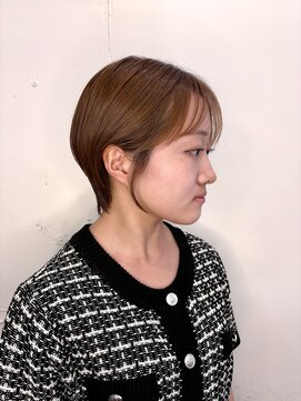 エスカーラ 町田(THE ESCALA) 20代30代ショート前髪あり前髪なし顔周りレイヤーカットオリーブ