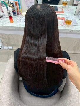 エレラビューティー(ELERA beauty) ビフォーアフター/艶髪/ロング/ストレート【山田 真子】