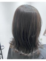 エラ(Ella)&nbsp;ナチュラル外ハネくびれミディ