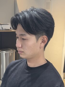 ブルニール 心斎橋(BLEUNIR) 軽め　フェザーショート　ビジネスパーマ　センターパート