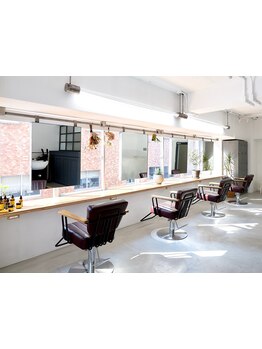 1度行くと虜に…。自然光が差し込む洗練された上質空間。貴方だけの贅沢空間を過ごすならCARALへ