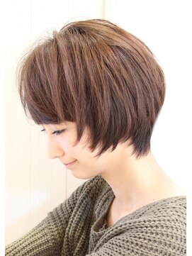 レウナ 外苑前(Reuna) 黒髪でも可愛く決まるコンパクトショート