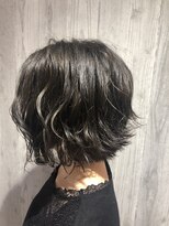 レナトゥス ヘアー オブ ネイル(Renatus Hair of Nail) 前下がり切りっぱなしボブ