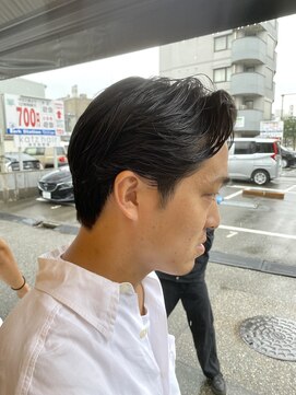 ウェルネス(Wellness) ナチュラルオールバックセンターパート