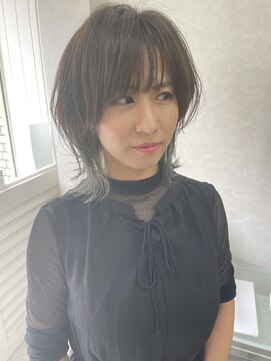 ラウレア(Laule'a) 20代30代40代綺麗めインナーカラーのマッシュウルフ(ネオウルフ)