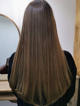 経験豊富なスタイリストによる丁寧なカウンセリングと施術で髪のうねりを解決！毎朝のお手入れが楽ちんに♪