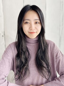 ビアンコドゥーエ(bianco due) かきあげセンターパートのミックスカールスタイル