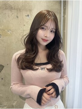 リリー(Lilley) くすみベージュ×姫カットレイヤー×韓国風巻き【ayana】