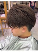 刈り上げセンターパートニュアンスフェザーショート