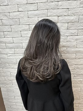 ルチナ 秦野(Lucina) レイヤー×グレージュ