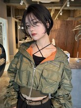 イトシテ&nbsp;シースルー×耳かけショートボブ×オリーブブラウン【鎌田隆雅】