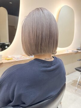 ヒビヲ 横浜西口店(HIBIO) 切りっぱなしボブタッセルボブダブルカラーブリーチカラー