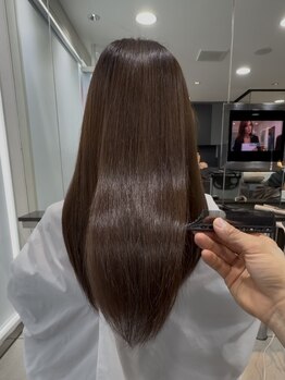 ファイブヘアーブティック(FIVE HairBoutique)の写真/ダメージを恐れず楽しむ「艶カラー」 。水素ケアと厳選トリートメントで、染めるたび髪が美しく整う。