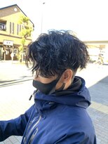 バダス(Badass)&nbsp;ソフトツイストパーマ、センターパート