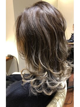 テト(tet) ベージュバレイヤージュ