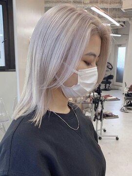 ペレ 渋谷(PELE) Y29_ホワイトブロンド ブリーチ2回~