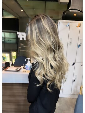 ラフ(LAFF) #黒髪#ボブルフ#ネビージュ#小顔#ワンレン