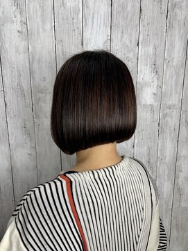 ビューティドレッセヤマノ 池袋パルコ(Beauty Dresse YAMANO) 【白髪ぼかし】【ハイライト】面で魅せる前下がりボブ