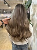 ロングに似合うバレイヤージュ_greige color_