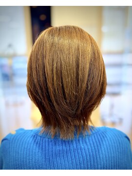 レッド(ReD) 白髪ぼかし ショートウルフ 髪質改善