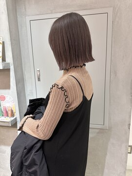 ヨーク(YOKE) YOKE 大人ボブ切りっぱなしボブ丸くないボブピンクグレージュ