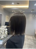 赤みの無いオリーブベージュ/ミディアムボブ