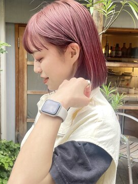 ラミエバイメルト 下北沢(lamie by melt) 切りっぱなしボブ内巻きブリーチチェリーピンクカシス暖色カラー