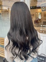 クオリア(Quaria)&nbsp;カーキオリーブ寒色ブリーチなし透明感艶カラーロング韓国風小顔