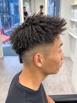 ルースト 心斎橋店(ROOST)&nbsp;刈り上げセンターパート/波巻きツイストスパイラル/大阪