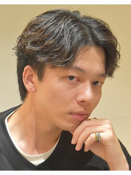 フリーク バーバーショップ 都島店(FREAK BARBER SHOP) 黒髪フェザーショート