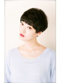暗髪マニッシュショートスタイル
